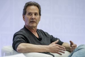 Verizon îl numește pe Dan Schulman CEO, înlocuindu-l pe Hans Vestberg