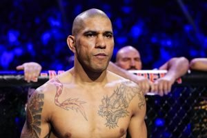 De la erou la zero? Fanii capricioși îl atacă pe Alex Pereira la UFC 320