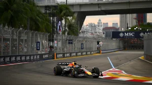 FP3: Verstappen deschide fața lui Piastri și Russell în sesiune strânsă la Singapore