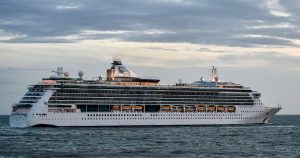 Focar de norovirus pe croaziera Royal Caribbean îmbolnăvește aproape 100 de persoane
