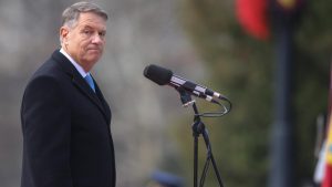 ANAF a confiscat locuința lui Iohannis din Sibiu, spargând ușa când el a refuzat să le dea cheia