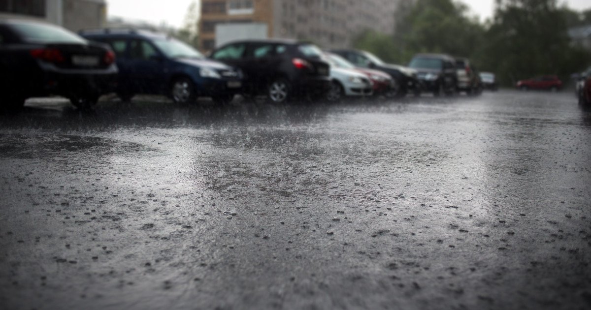 ANM a actualizat prognoza: cod roșu de ploi puternice în București și în cinci județe. Explicațiile Elenei Mateescu. HARTĂ