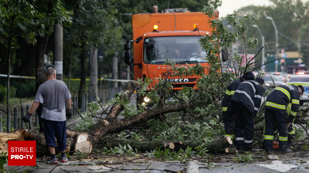 LIVE UPDATE: Ciclonul Barbara, deasupra României. Cum arată noua hartă meteo. Codul roșu a expirat și în Constanța