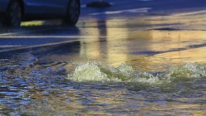 Alertă de ploi în Dolj și Olt: Ministrul Mediului activează comitetul de urgență CMSU, 500 de persoane