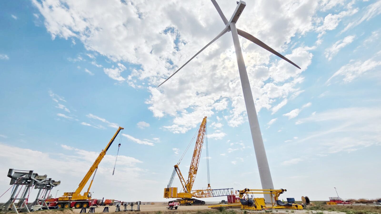 Apple se lansează în România: primul proiect european de parcuri eoliene și solare