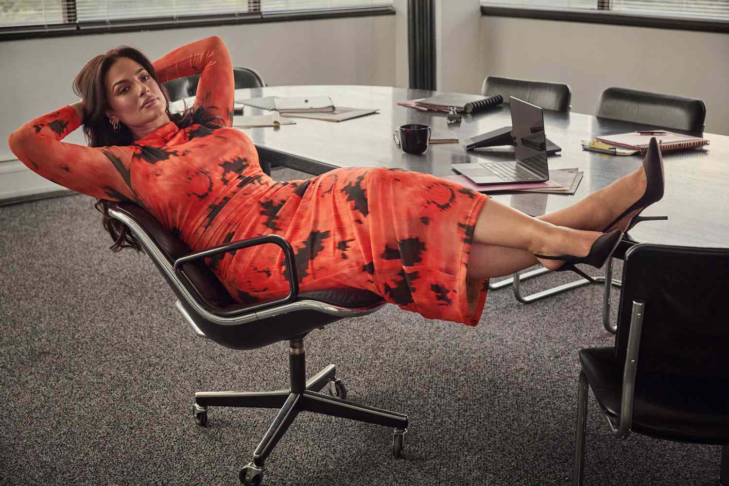 Ashley Graham prezintă colecție vestimentară incluzivă, în parteneriat cu JCPenney – exclusiv
