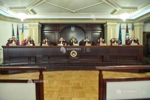 CCR amână la 20 oct. discuția despre legea pensiilor magistraților