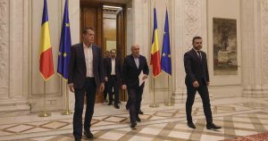 Coaliția tensionată: UDMR blochează majorarea salariului minim, PSD o critică ca greșeală