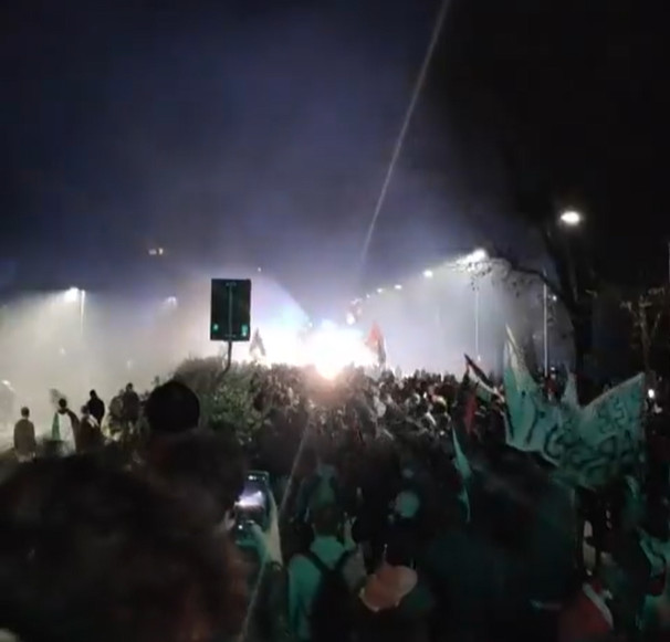 Ciocniri între poliţie şi demonstranţi la Udine. Au fost folosite gaze lacrimogene şi tunuri cu apă