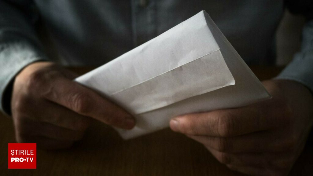 Scandal de corupție la o facultate de drept din Brașov: Profesor acuzat că a vândut note și licențe contra cost