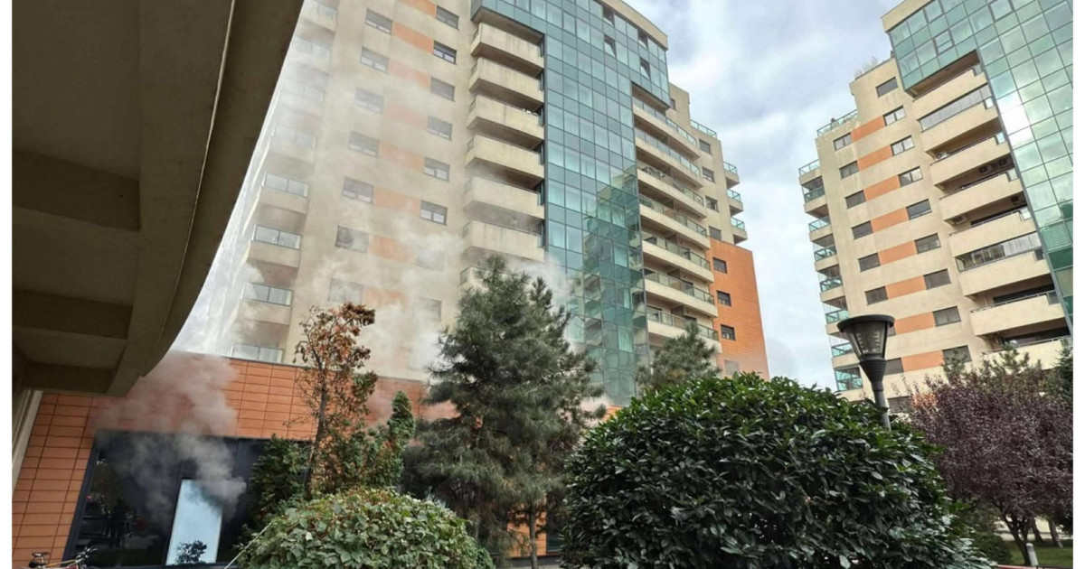 Incendiu la subsolul unui bloc din sectorul 6, unde funcționează un centru spa. Zeci de oameni, evacuați