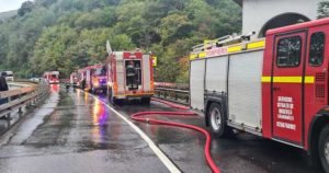 Foc la Mănăstirea Cozia Veche, trafic dificil pe DN7