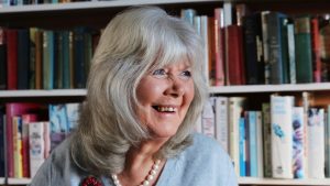 A trecut la cele 88 de ani îndrăgitul autor britanic al seriei ‘Rutshire Chronicles’
