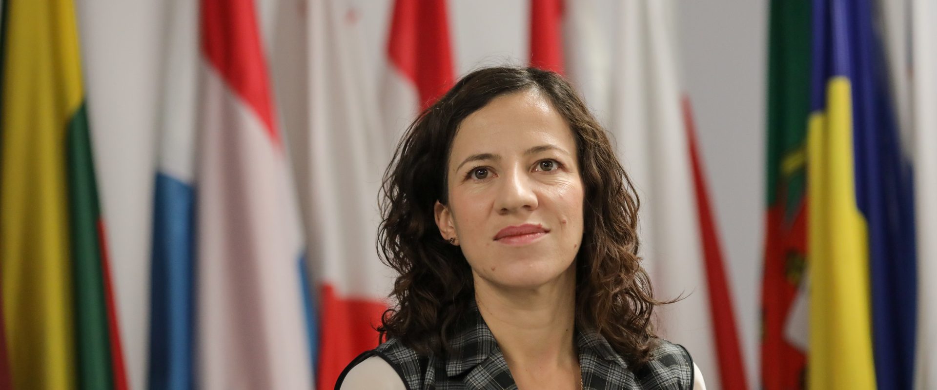 Sorin Grindeanu a vorbit cu comisarul Roxana Mânzatu despre înghețarea salariului minim. „Mi-a zis că se intră într-o zonă de infringement”