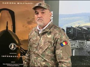 Leonard Dorobtei poartă uniformă militară și declanșează haosul: „Ești folosit?”. Reacția boxerului