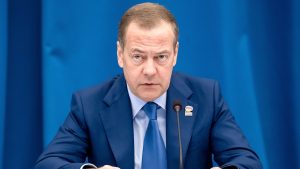 Medvedev a avertizat că ar putea avea consecinţe grave dacă SUA oferă Ucrainei rachete Tomahawk