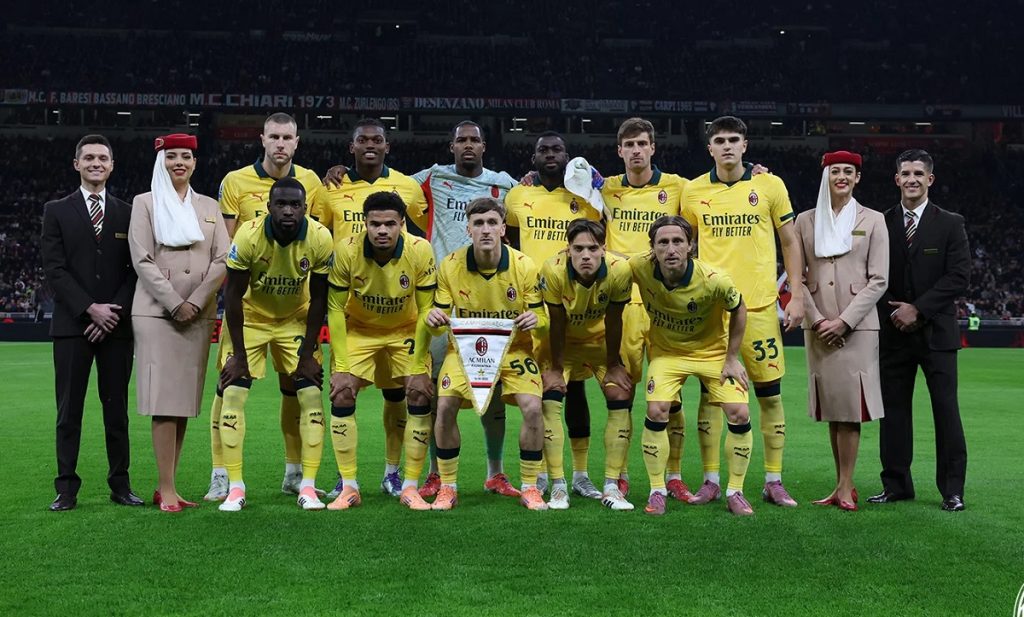 Milan players before Fiorentina
