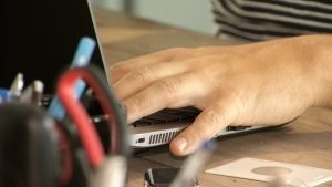 Modificări în Codul Muncii: avantaje pentru angajații cu program de noapte (22‑06)