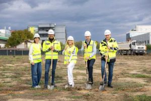 Nadia Comăneci dă startul construcției sălii de gimnastică din Otopeni, care va purta numele ei