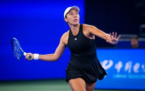 Pegula pune capăt seriei de victorii a lui Sabalenka la Wuhan, ajungând în finală