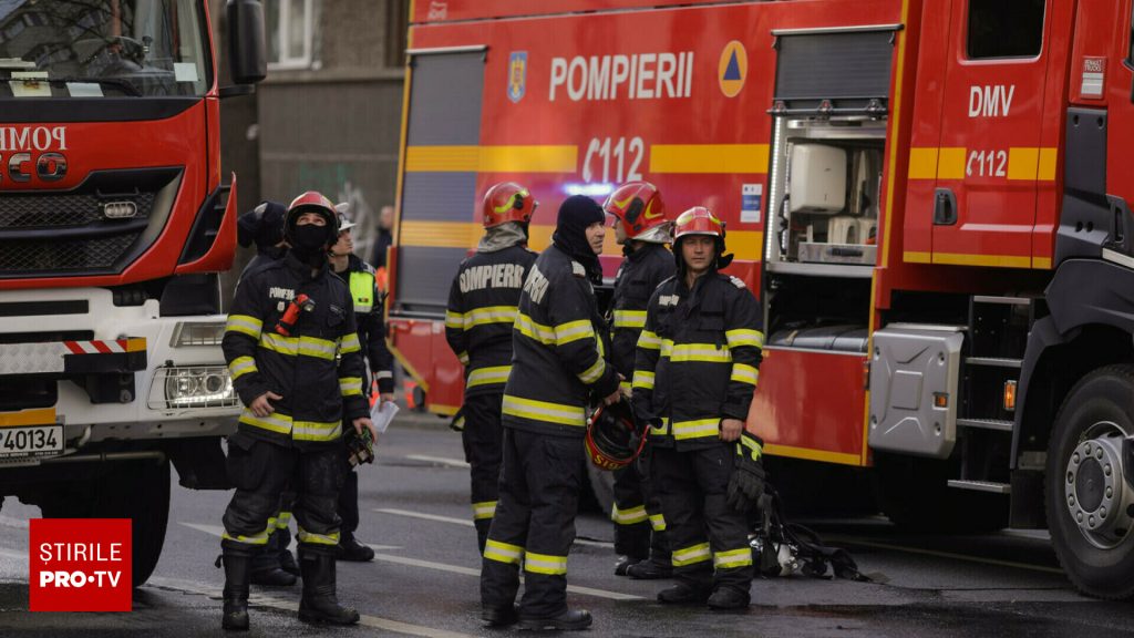 Pompierii au intervenit în București în urma fenomenelor extreme. Meteorologii au anunțat vreme severă