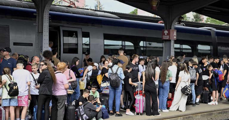Trenurile CFR Călători au revenit în circulație după încheierea unui acord de plată a datoriilor