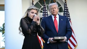 Trump îi conferă lui Charlie Kirk Medalia Libertății în ziua când ar fi împlinit 32 de ani