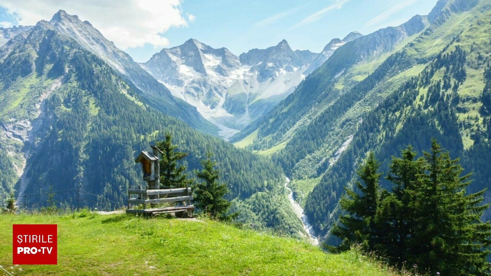 Turista a murit căzând 70 m în Munții Tirol, Austria, din cauza unei greșeli