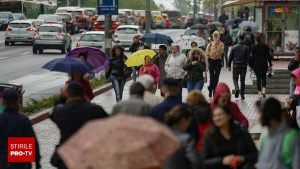 Vremea se schimbă drastic în România: furtuni puternice în București, viscol în unele zone