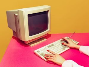 Idei creative pentru un PC vechi: cum să îl reciclezi și să‑l transformi în ceva util