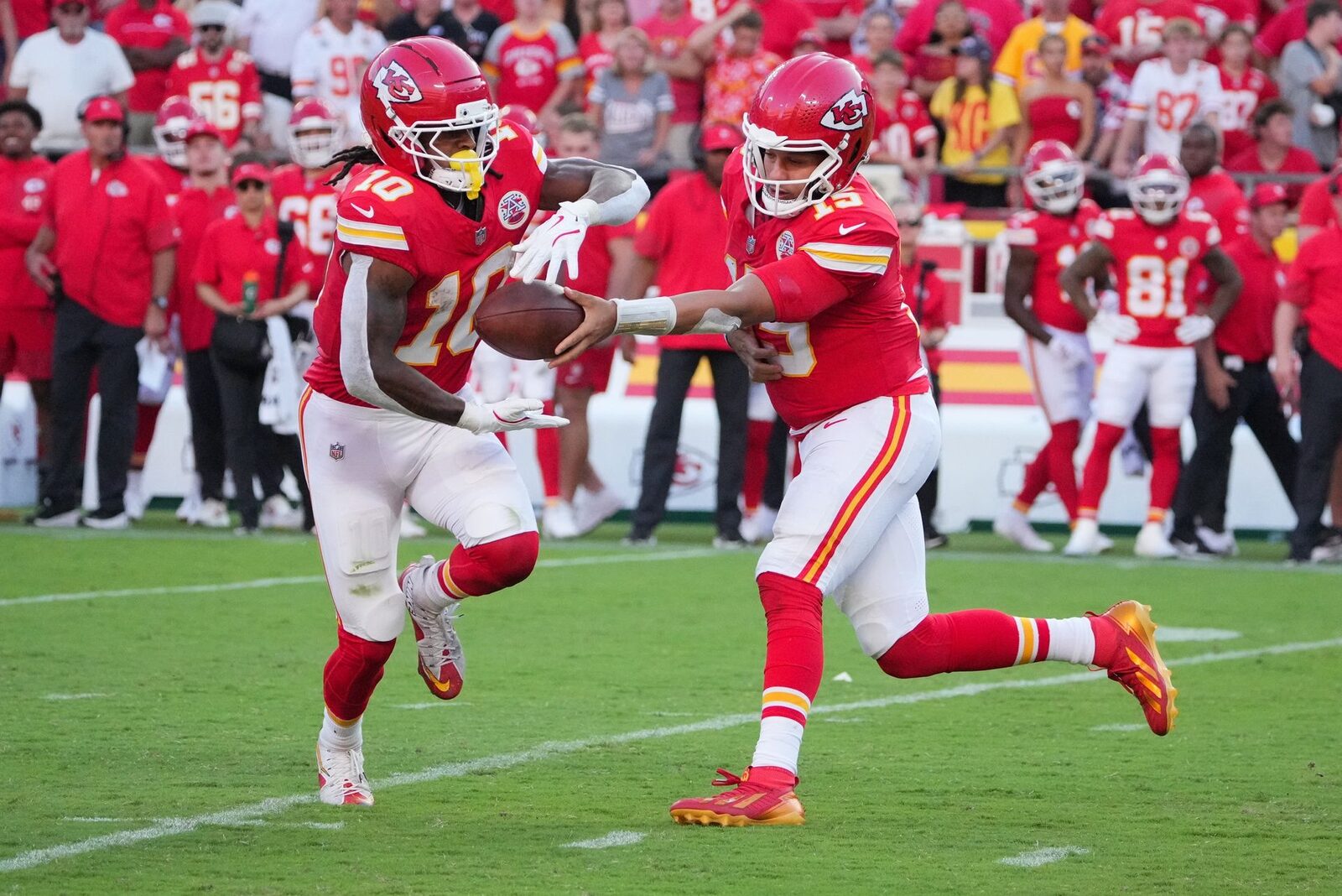 Cine e RB‑ul principal al Kansas City: Isiah Pacheco sau Kareem Hunt?