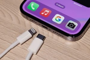Motivul pentru care Apple a abandonat Lightning în favoarea USB‑C la iPhone