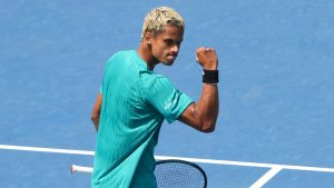 Diallo din Canada avansează prin walkover la Shanghai, Sinner și Fritz eliminaţi