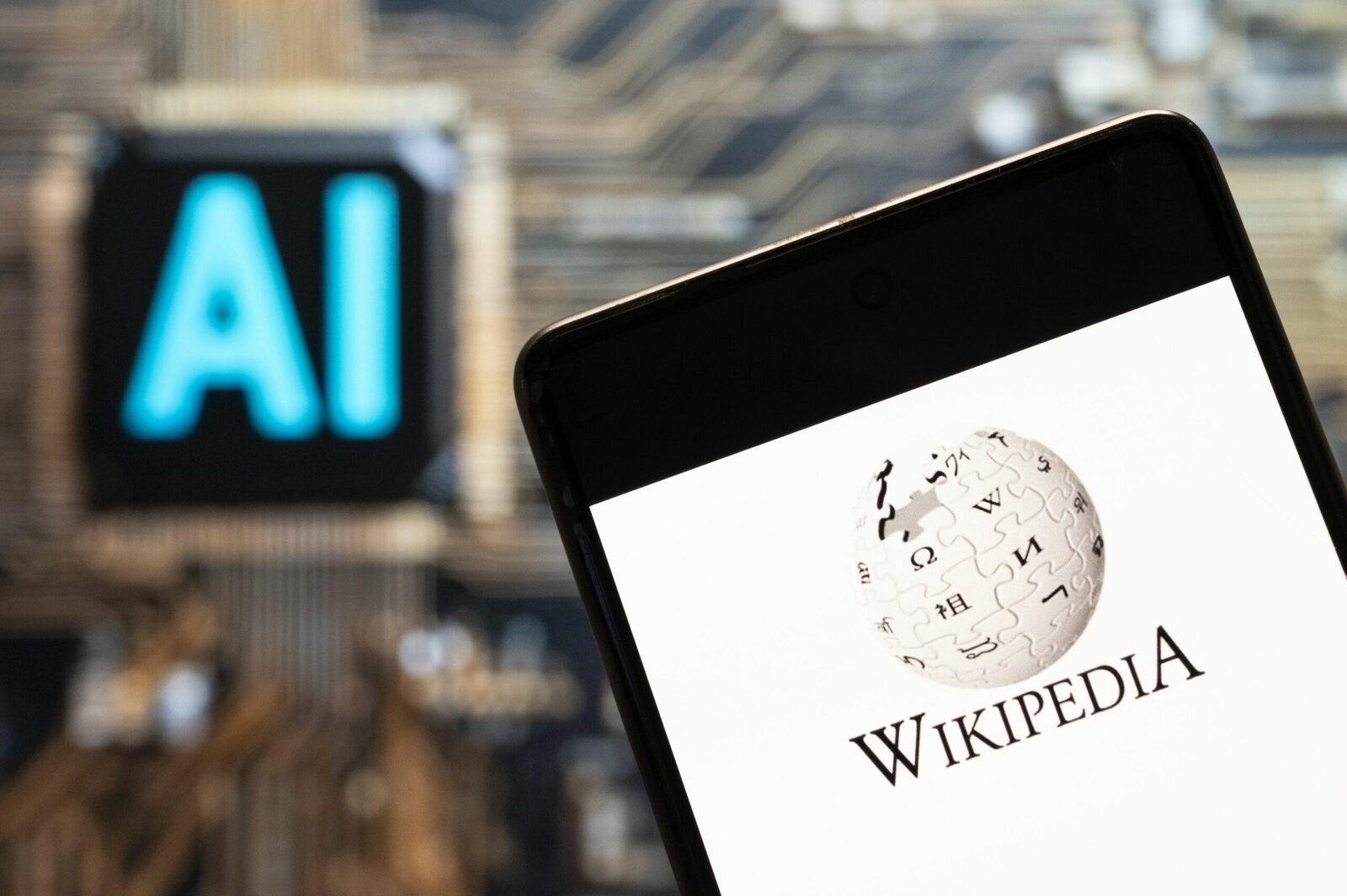 AI reprezintă o provocare semnificativă pentru Wikipedia și influențează comportamentul utilizatorilor