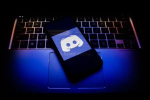 Un atac cibernetic de amploare a expus peste 70.000 de documente de identitate de pe Discord