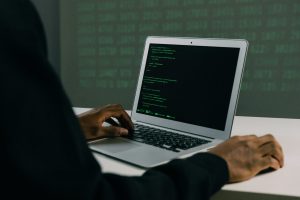 Falsuri de tip phishing în numele platformelor de recrutare: cum să te protejezi.