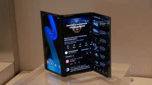 Toate detaliile cunoscute despre Samsung TriFold: cum arată telefonul pliabil în trei părți