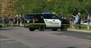 Nu se vor depune acuzaţii împotriva ofiţerului din Aurora care l‑a ucis pe suspect cu puşcă replica