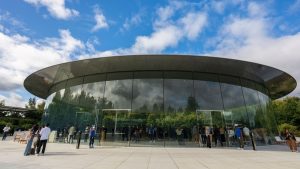Apple cedează presiunii lui Trump și scoate aplicația ICEBlock.