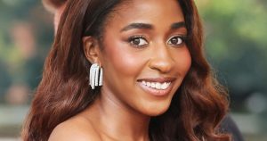 Bobul creț al lui Ayo Edebiri e tunul fashion al momentului