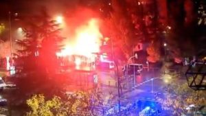 400 de ultras se confruntă înaintea meciului Rayo Vallecano – Lech Poznan din Conference League