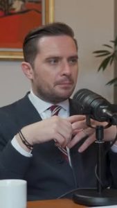Pe Facebook, primarul Stelian Bujduveanu anunță: „Voi fi invitat în podcastul lui Damian Anfile, în seara de astăzi, de la ora 20:00”