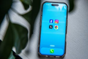 Altă țară asiatică, ca și Australia, vrea să interzică accesul copiilor sub 16 ani la rețele