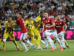 Dinamo vs Oțelul Galați, LIVE 20:45 pe DGS 1 – „Câinii” țintesc podiumul SuperLigii!