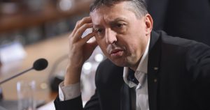 Educație: Ministrul propune completarea burselor studenților cu fonduri UE