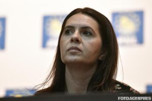 Ex-consilieră Băsescu, una dintre rarele demisii parlamentare, candidată la conducerea TVR