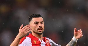 FCSB are noroc: vedeta Stelei Roșii a fost scos din lot chiar înaintea meciului din EL – motiv șocant