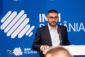 <p><strong>Florin Manole: Președinții și vicepreședinții ANRE și ASF, împreună cu parlamentarii – excluși de la interdicția cumularii pensie‑salariu; restricția nu se va aplica în domeniile sănătății și educației</strong></p>