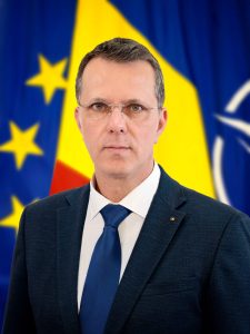 <p><strong>Ionuț Moșteanu: Drona observată pe radare în dimineață în zona județelor Tulcea și Galați a fost găsită prăbușită în județul Vaslui; Conform primelor constatări, nu avea încărcătură explozivă.</strong></p>