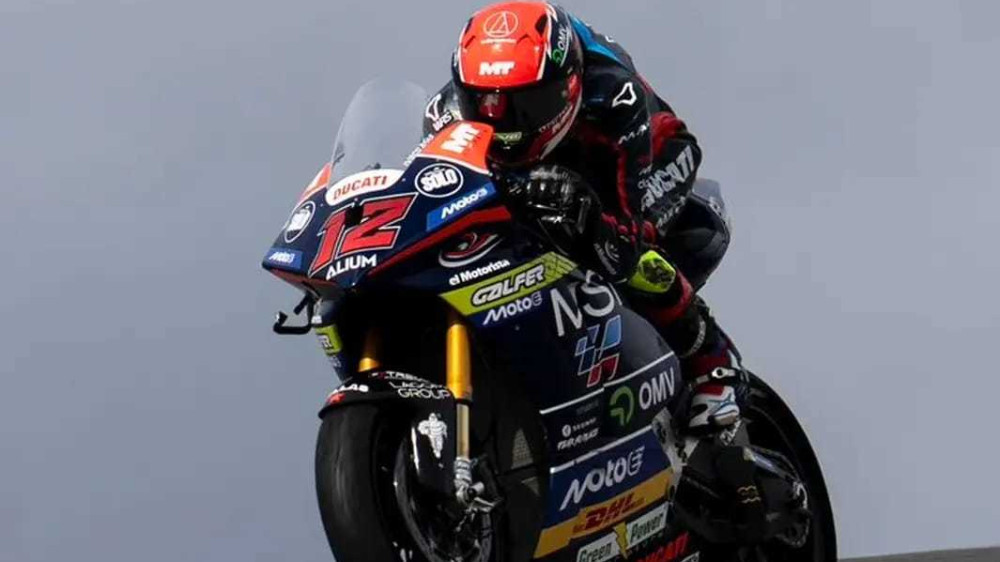 Jacopo Hosciuc, primul pilot român care urcă pe podium în mondialul de motociclism!